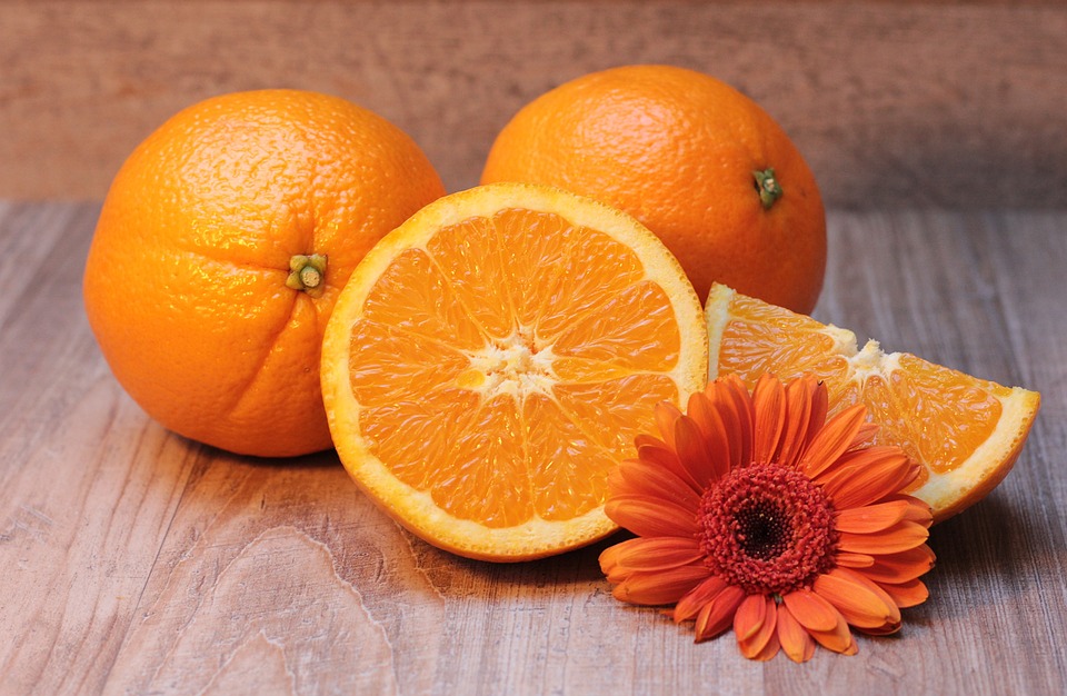 Come la vitamina C rafforza le funzioni immunitarie